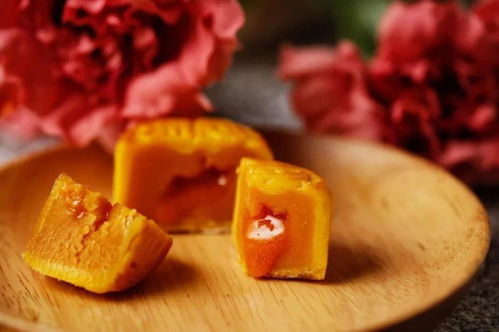 今年的月餅，不是特別圓